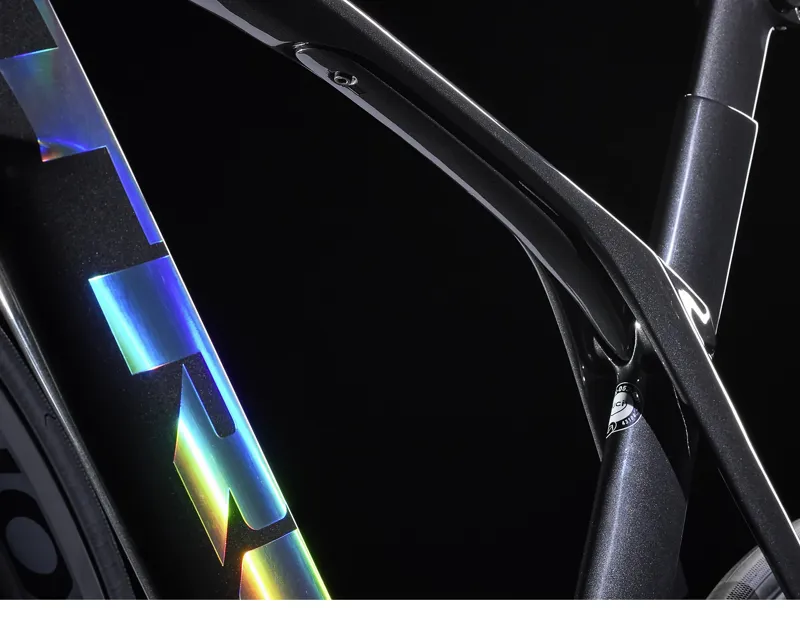 Trek Madone SL 6 Disc 2 Road Bike in Black-6